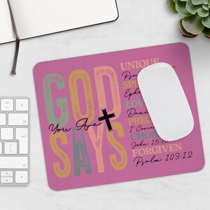 Gott sagt, ich bin Mousepad, Bürodekor