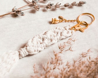 Porte-clés macramé fait-main, Porte-clés style Cottagecore, Accessoire de sac, Cadeau pour elle, Cadeau crémaillère, Clochette cottage