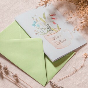 Carte postale illustrée à l’aquarelle « Nature infused », Carte de voeux fait-main, anniversaire, intemporelle, fleurs et tasse de thé image 4