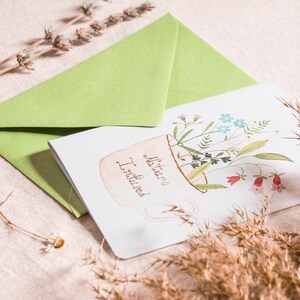 Carte postale illustrée à l’aquarelle « Nature infused », Carte de voeux fait-main, anniversaire, intemporelle, fleurs et tasse de thé image 3