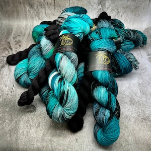 Midnight Ocean Waves - Sock, Beanie, Merino/Nylon Yarn, Superwash, Weight Yarn, Speckled Yarn, Neon Yarn, Knitting Yarn, Crochet