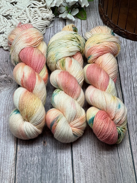 Apple Cider - Single Ply, Non-Superwash, 100% Organic Merino, Indie Dyed Yarn, Hand Dyed Yarn, Fingering Weight, Peach, Yellow, Green