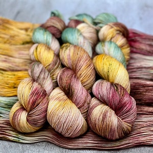 English Cottage - MCN Merino/Cashmere/Nylon, Autumn Yarn, Hand Dyed, Fingering Sock Yarn, Hand Painted, Harvest Color Yarn, Holiday Yarn