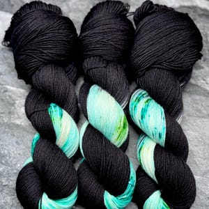 Daphne - Fingering Weight, Assigned Pooling Yarn, Hand Dyed Merino Nylon Yarn, Superwash Yarn, Hand Painted, Planned Pooling