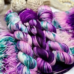 Jellyfish Kisses - Ready to Ship! Indie Dye Green Yarn, Purple, MCS, MCN, Merino/Nylon, Gifts for Her, Knitting, Crochet, Find Your Fade