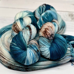 Cape Town - MCS Merino/Cashmere/Silk, Winter Yarn, Hand Dyed, Fingering Sock Yarn, Hand Painted, Holiday Color Yarn, Blue Yarn