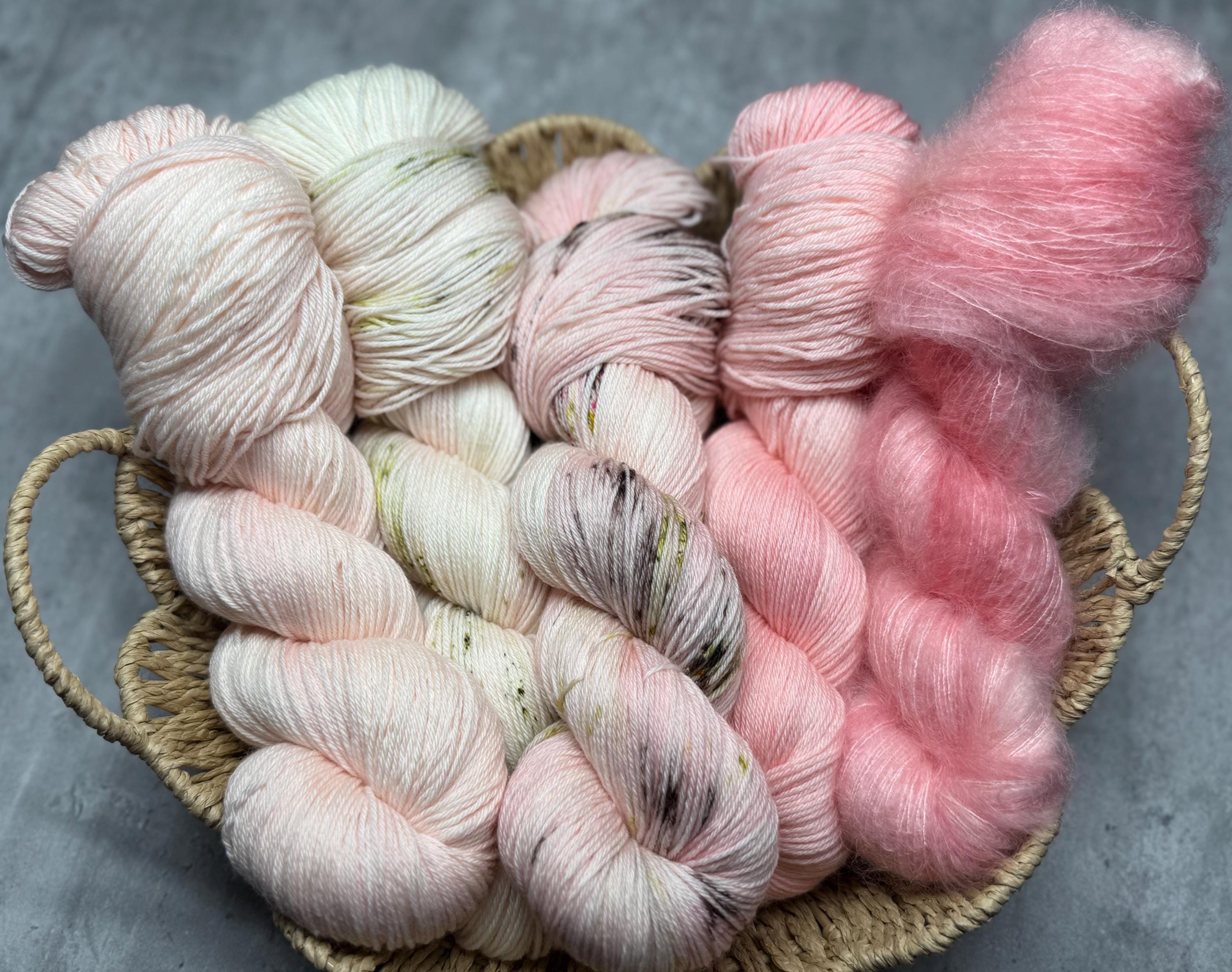 Murmures de printemps - Personnalisez votre projet, Nylon mérinos Superwash, DK, peignée peignée, volumineux, dégradé, fil à chaussettes, ensemble de châles personnalisés