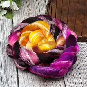 Tramonto - Roving di lana merino/bambù non superwash, fibra per filatura, fibra per infeltrimento, roving tinto a mano, rosa, magenta, bordeaux, giallo, senape immagine 2