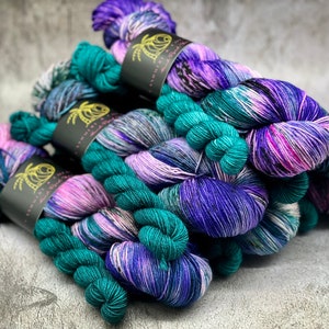 Mermaid Tales - Sock Set, Beanie, Merino/Nylon Yarn, Superwash, Fingering Weight Yarn, Speckled Yarn, Neon Yarn, Knitting Yarn, Crochet