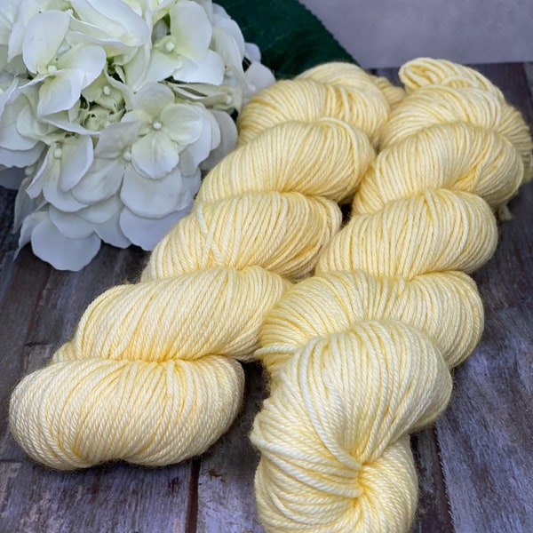 Lemon Buttercream - 100% SW Merino DK Sock Yarn, DK Weight Yarn, Knitting yarn, Pale Yellow Yarn, Light Yellow, Semi Solid color yarn