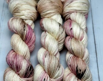Memories - Pink, Rose, Tan, Braun, Pastell, Handgefärbt, Fingering, Sock, DK, Worsted, Sperrgut Garn, Superwash, Handbemalte Merinowolle, Indie