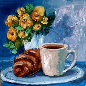 Pintura de bodegones. Taza de café con imagen de croissant. Pintura al óleo original. Arte de pared de pintura impasto. Arte de flores. Cartón 8\8 in