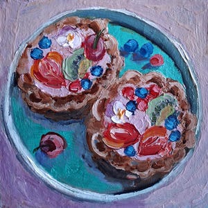 Pintura de cupcakes.Cupcakes en un plato pintura al óleo original.Pintura dulce.Cuadro pequeño de cupcakes.Berry Cupcakes Art.Cartón 6\6 in