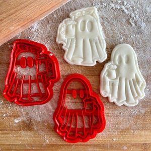 Halloween Drinking Couple Ghost - Inner Lines cutter-  MyDoPe Cookie Cutters