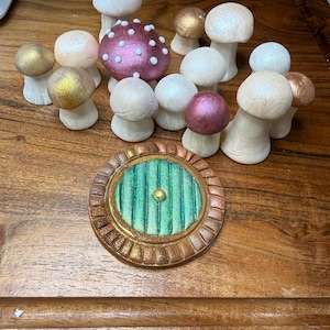 Hobbit Door and Mushroom Set – 12 Edible Fondant Mushrooms with Green Hobbit Door Cake Toppers