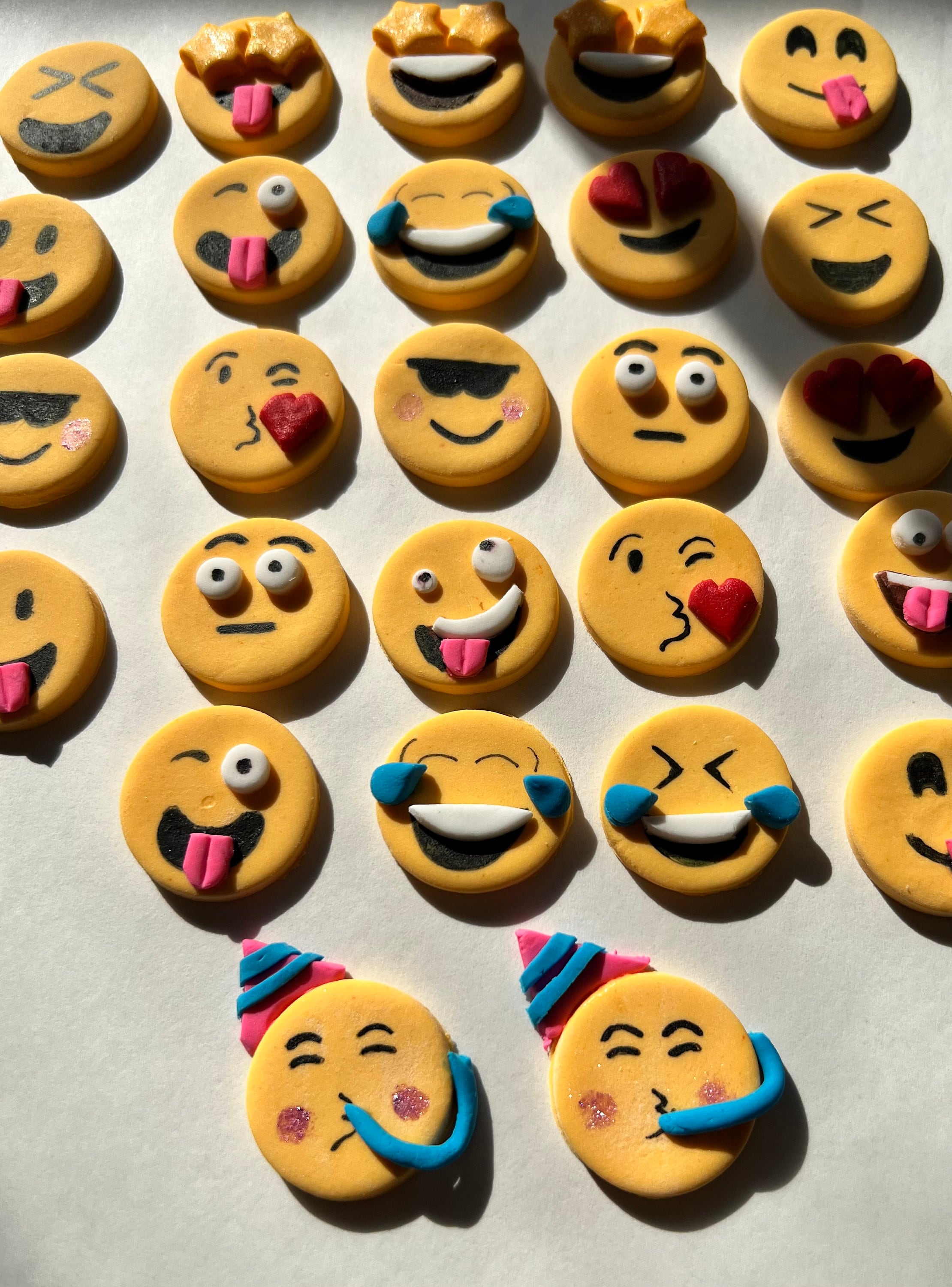 Emojis Smiley Face Pou Icecream Love Girl Smiley Face Edible Cake Topper  Image ABPID22022