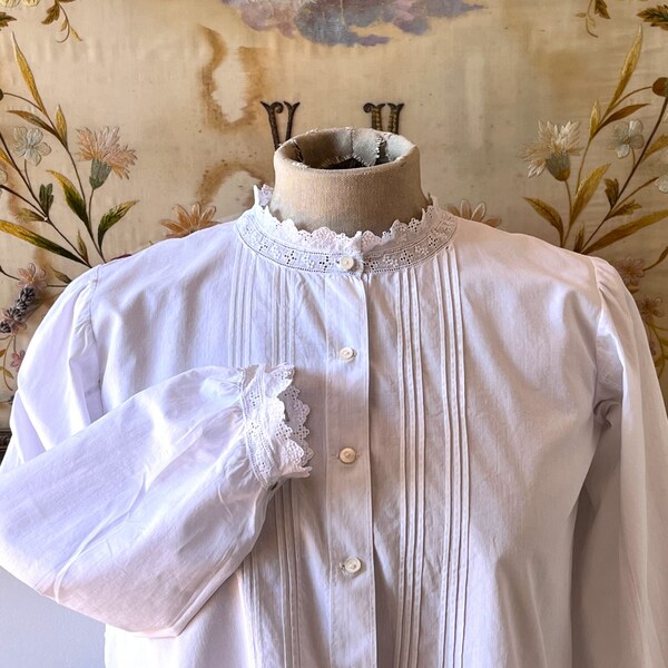 Chemisier ancien en coton blanc à manches longues, chemisier en dentelle édouardienne pour fille, chemise victorienne, costume historique.