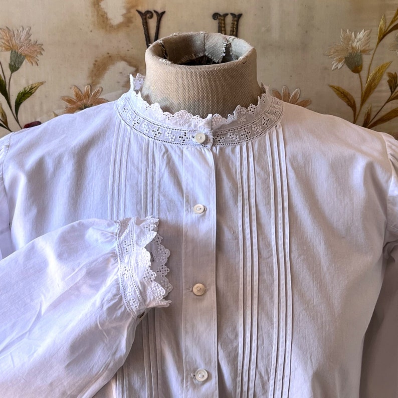Chemisier ancien en coton blanc à manches longues, chemisier en dentelle édouardienne pour fille, chemise victorienne, costume historique. image 5