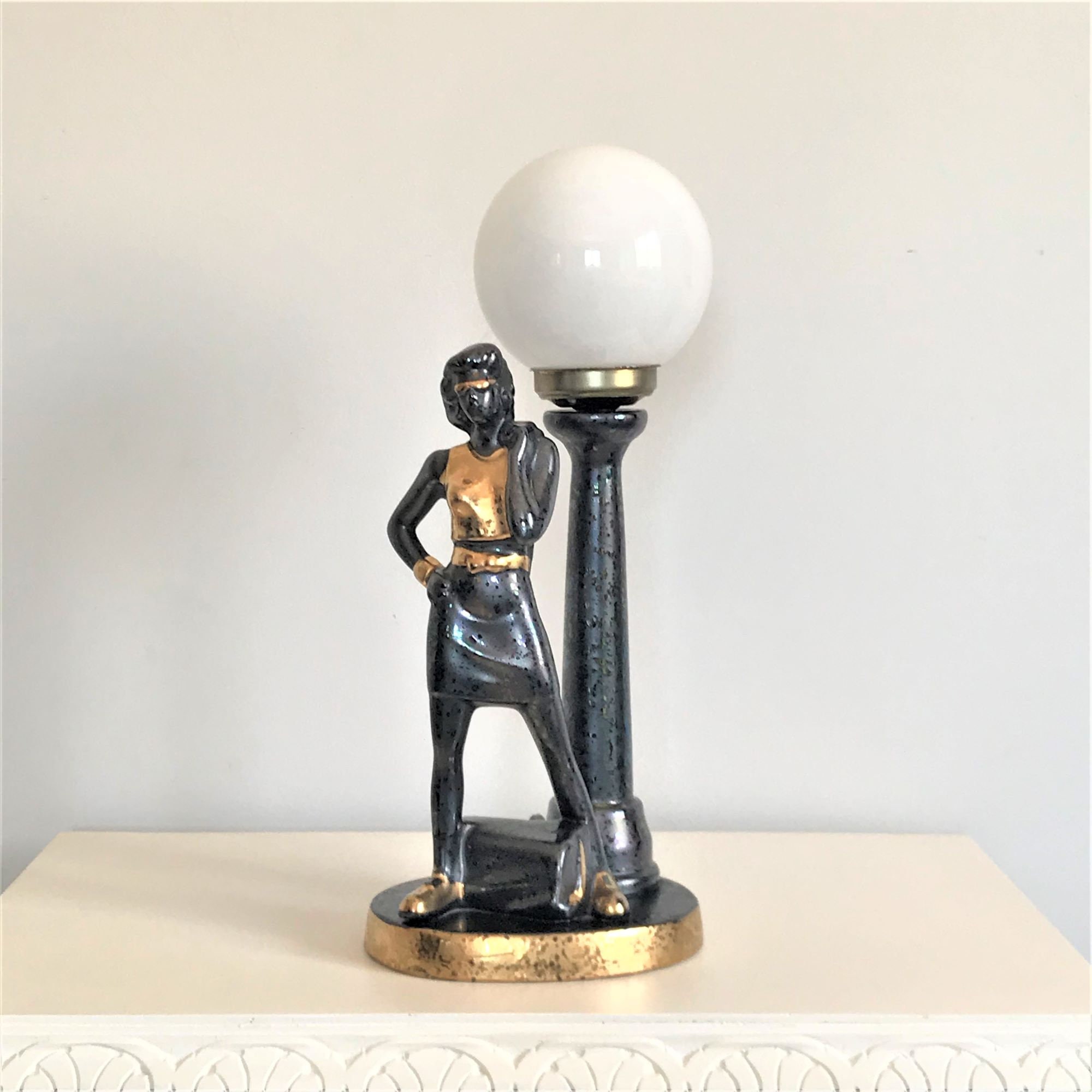 Lampe de Table en Céramique Moderne Du Milieu Siècle avec Sculpture Femme, Lumière Chevet Noire et O