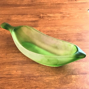 Small green leaf shaped opaque glass bowl, Marbled Glass Snack Bowl, Vintage french glassware, Salsa bowl.