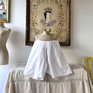 Antique white cotton spllit leg short Bloomers with embroidery, Edwardian Ladies Underwear, Vintage Trousers, Historical costume.