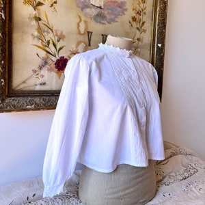 Chemisier ancien en coton blanc à manches longues, chemisier en dentelle édouardienne pour fille, chemise victorienne, costume historique. image 3