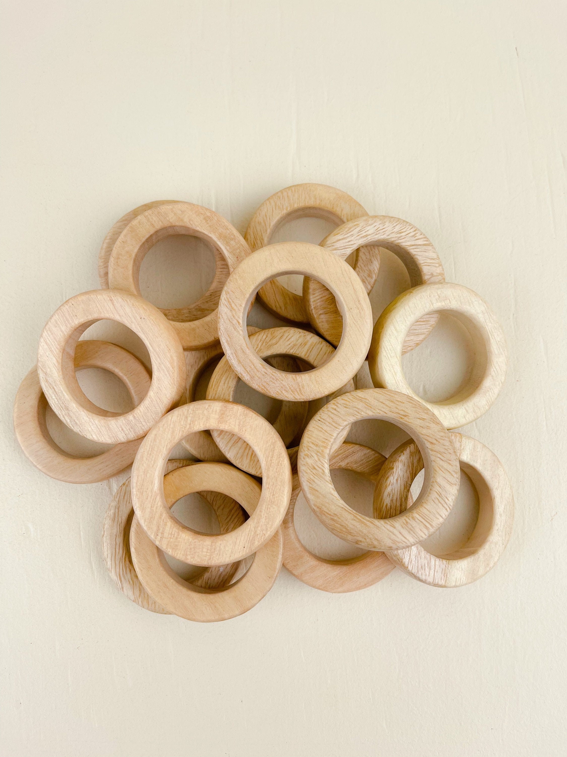 Dream Lifestyle 12 PCS Wooden Rings, Macrame Wooden Rings, Natural  Unfinished Solid Wood Rings for DIY Craft Pendant Connectors Ring Jewelry  Making 5 Sizes 