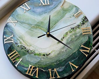 Green Modern Round Geode wall Clock from epoxy resin with quiet clock movements , Abstract stone pattern clock , Original Housewarming gift