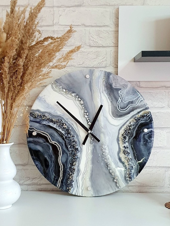 Epoxy Resin Geode Wall Clock: Modern Marble Effect, Glass Chips