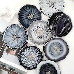 Round Epoxy resin cup coaster | Original gift | Black grey coasters | Geode coaster | Gift for her | Birthday gift | Dining Table decor