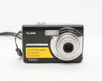 Y2K Digital camera Kodak EasyShare M753 / 2000s digital camera