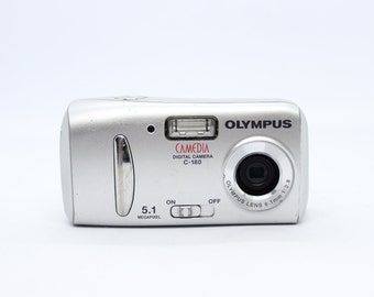 Y2K Digital camera Olympus C-180 / Olympus D-435