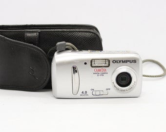 Y2K Digital camera Olympus CAMEDIA C-170 / Olympus D-425