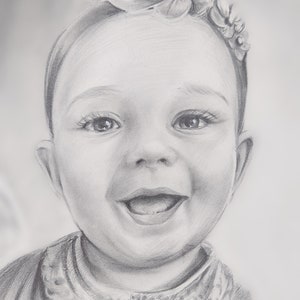 Retrato de un niño bebé, dibujo original a lápiz, carboncillo, retrato individual a partir de una foto, combinando diferentes fotos.
