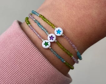 Set of 3 SEED BEAD bracelets on elastic string. Colourful jewelry / bracelet. Friendship bracelets for a trio. Star bead charm. Gift ideas