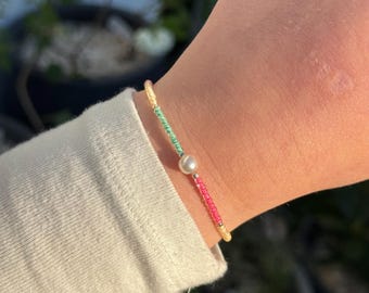COLOURFUL SEED BEAD bracelets on elastic string. Multi coloured jewelry / bracelets. Summer friendship bracelets. Beach bracelets.