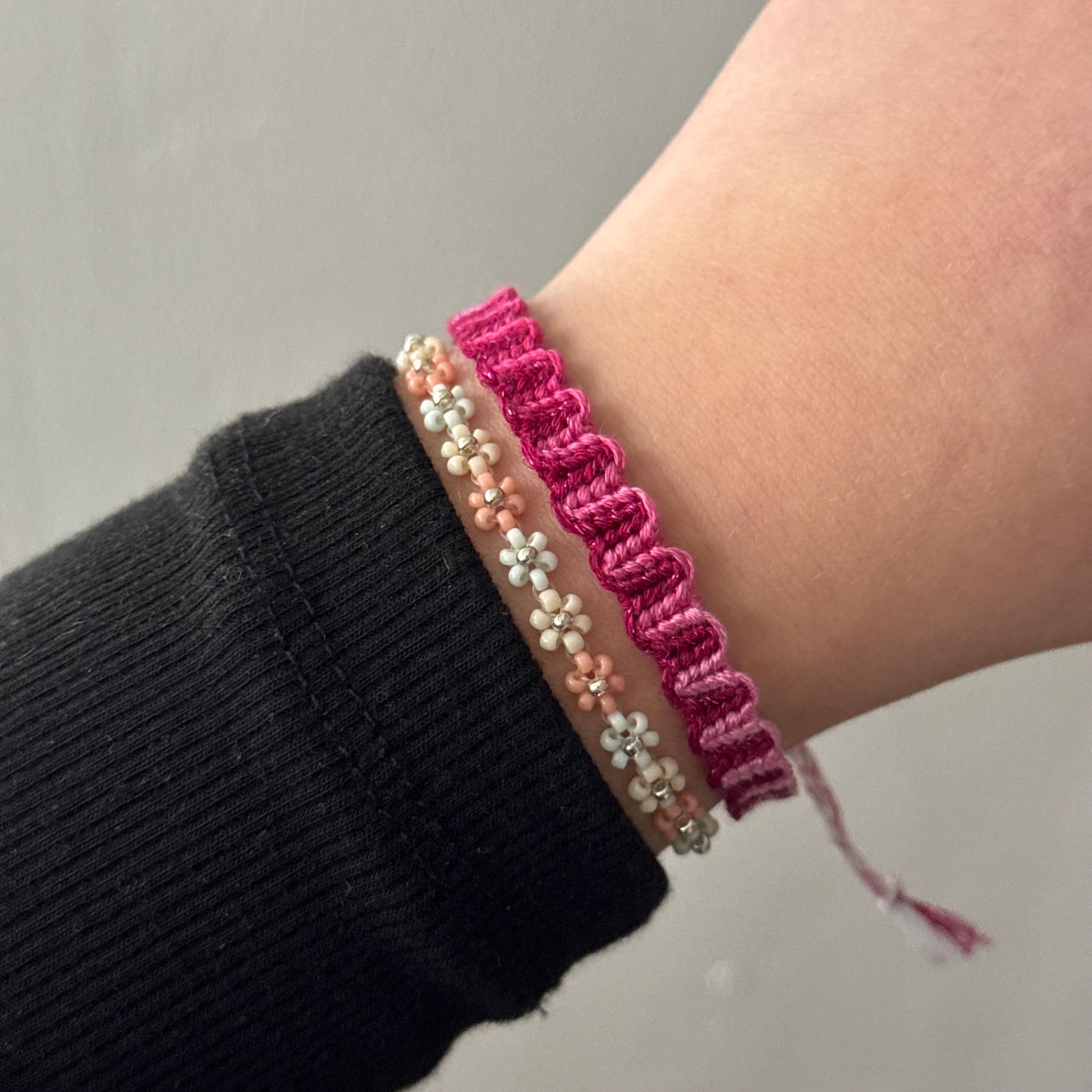 Thread Breaclets THREAD BRACELETS. WICKED Inspired Friendship Bracelets. Glitter Thread ...