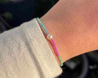 GLASS SEED BEAD bracelets on elastic string. Colourful jewelry / bracelet. Summer friendship bracelets. Pearl bead.