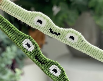 THREAD FROG BRACELET. Cute frog face bracelet. Shaped alpha pattern. Cotton friendship bracelet.