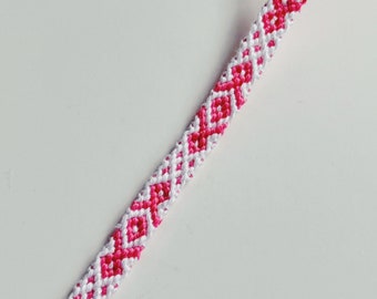 BRACELET EN FIL ROSE. Motif losange rose et blanc. Bracelets empilables. Bracelet de l'amitié en coton.