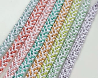 THREAD FRIENDSHIP BRACELET. Stitch braid pattern. Bracelet stacks. Spring Summer. Colourful jewellery. SpudStyle bracelet
