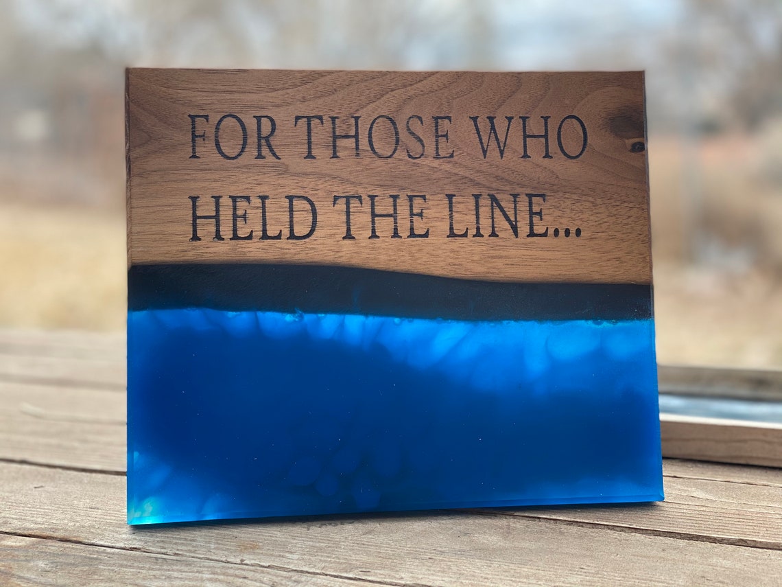 Epoxy and wood custom plaque w/ free shipping Etsy.de