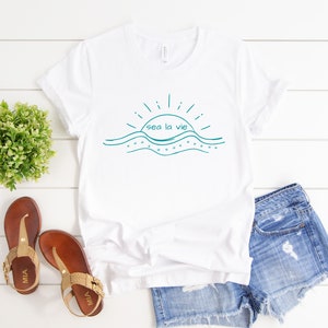 Sea La Vie T-Shirt | Beach Vibes | Boho Beach Shirt | Beach Vacation Shirt | Beach Lover Gift | Ocean Lover | Summer Vacation Shirt