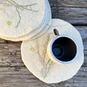 Beige Wool Coasters with Flower Design, Set of 6 Handmade Felted Drink Mats, Botanical Table Decor, Cozy Rustic Home Accent, Gift for Her
