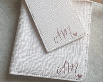 Personalisierte Name Initial Pass Cover und Gepäckanhänger Set | Reisepasshülle | Reisegeschenk | Urlaub | Monogramm | Individuell | Irland | Irisch