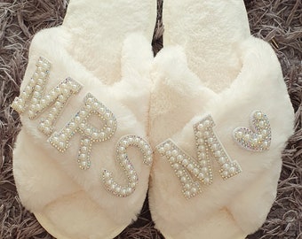 Personalised Fluffy Slippers, Crossover Slippers, Bride to Be, Gift For Mum, Womens Christmas Gifts, Stocking Filler, Ireland, Irish