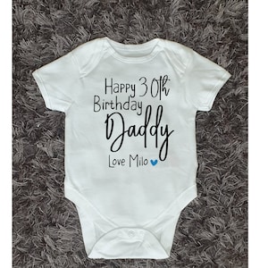 Alles Gute zum Geburtstag Papa Babyweste | Erster Geburtstag als Geschenk für meinen Vater | Personalisierter Body | Beliebiger Text | Baby Junge | Baby Mädchen | Irland