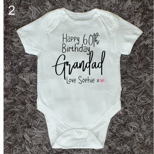 Alles Gute zum Geburtstag Opa Babyweste | Erster Geburtstag als Geschenk für meinen Opa | Personalisierter Body | Beliebiger Text | Baby Junge | Baby Mädchen | Irland