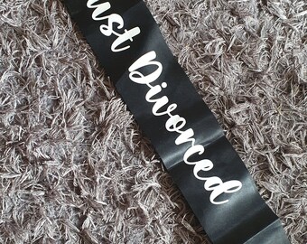 Banda de recién divorciado, accesorio para fiesta de divorcio, banda personalizada, fiesta personalizada, cualquier texto, recién soltero, Irlanda, irlandés