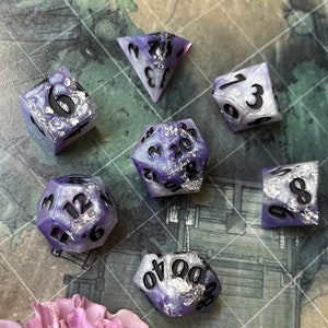 Baldur's Gate 3 Minthara Resin Dice Set
